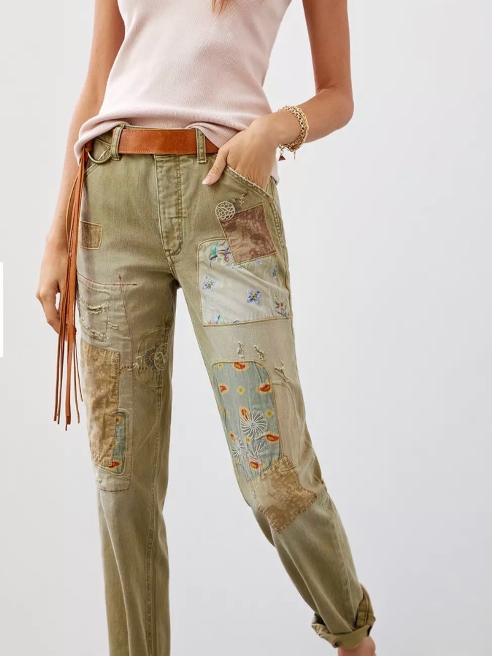 Anthropologie's Pilcro Wanderer Barrel Pants exclusive label
Size 30